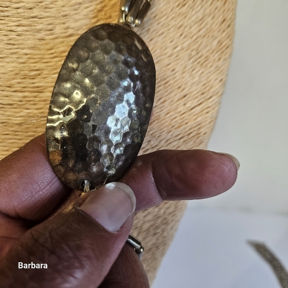 Vintage Offset Silver-tone Hammered Oval with Metal Cylinder Tube Beads Necklace - Picture 3 of 7